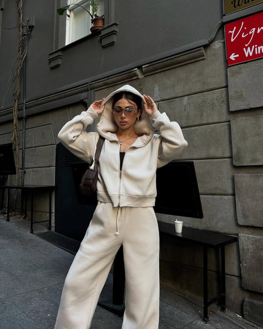 Damen Baumwoll-Mix Cropped Zip-Hoodie mit oversized Kapuze und High‑Waist Wide‑Leg Sweatpants Shop Nory