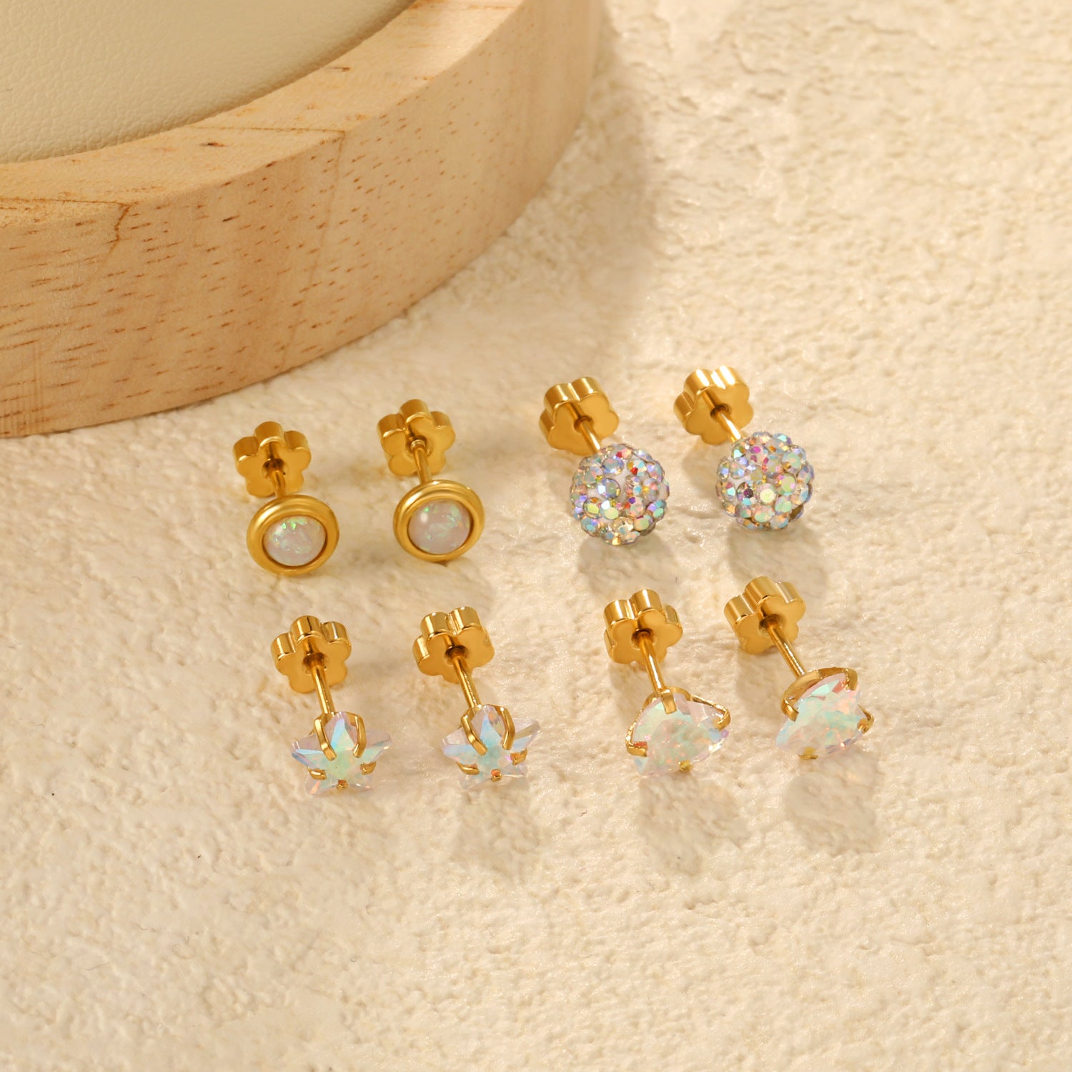 Damen Ohrstecker-Set mit funkelnden Kristallen und Herz-Design Shop Nory
