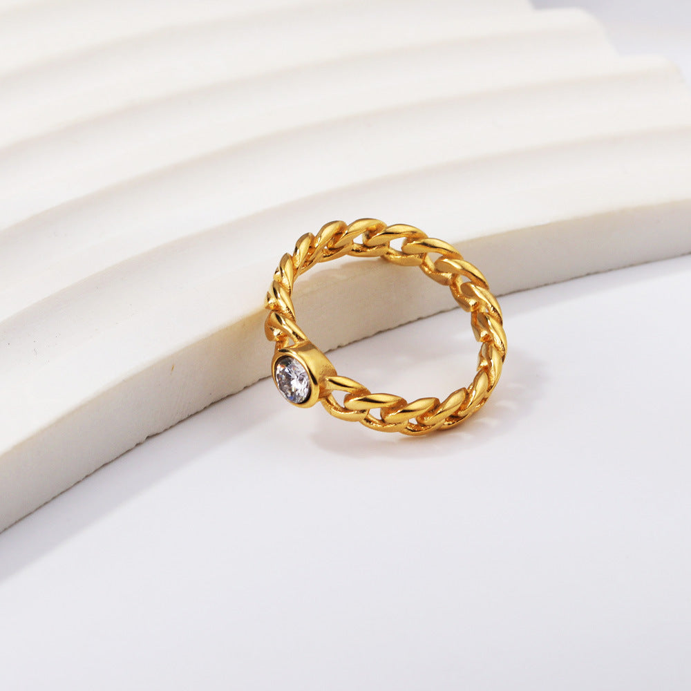 Damen Zierlicher Ring mit funkelndem Zirkonia und hochwertiger goldplattierter Edelstahl-Oberfläche Shop Nory