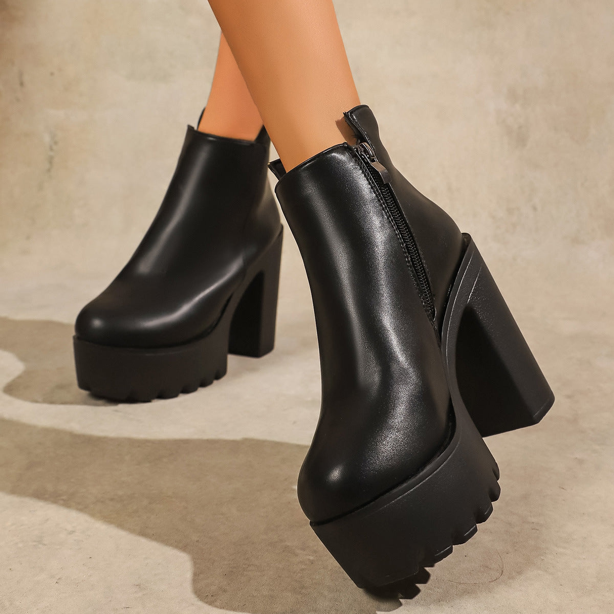Damen Modische Plateau Stiefeletten mit markantem Blockabsatz und Reißverschluss