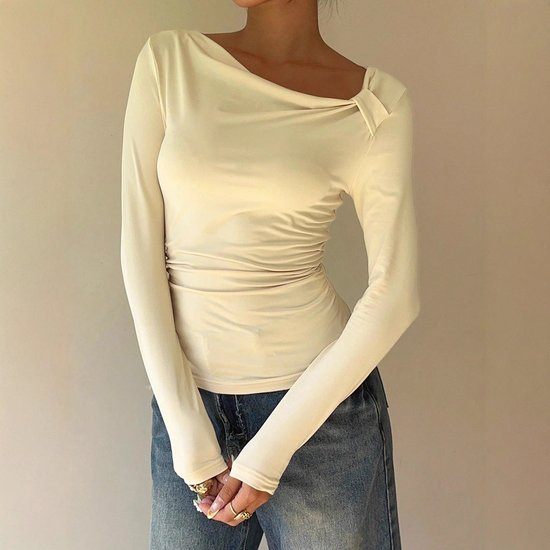 Damen Enganliegendes Langarmshirt mit asymmetrischem Carmenausschnitt und Seitlicher Raffung Shop Nory