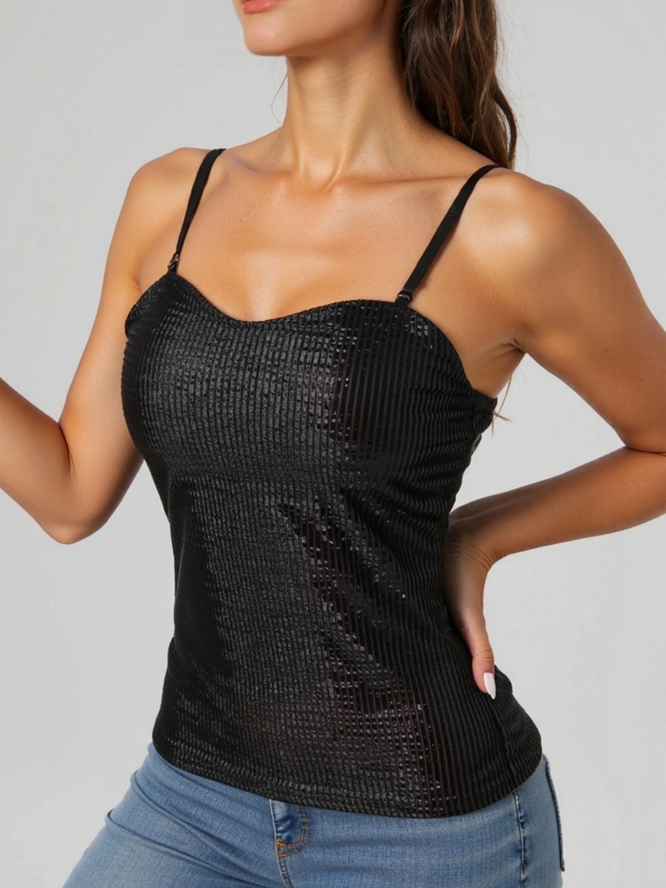 Damen elegantes Spaghettiträgershirt mit luxuriösem Paillettenbesatz und feinem Rippstrick