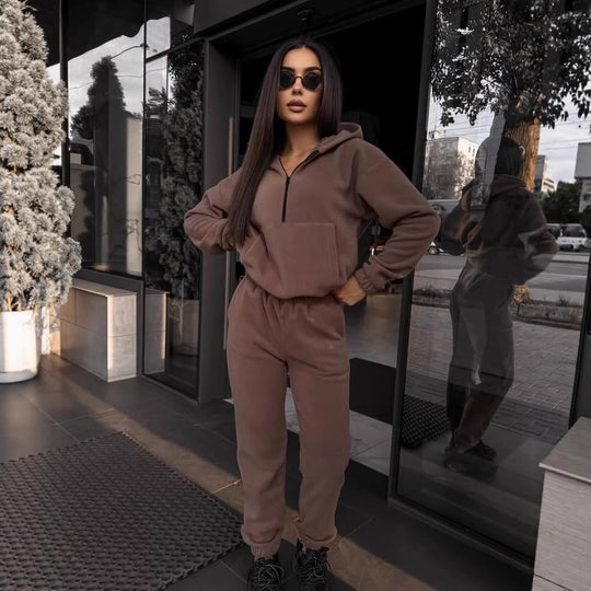 Damen sportliches Fleece-Set mit halbhohem Reißverschluss Kapuzenhoodie und lässiger Jogginghose Shop Nory