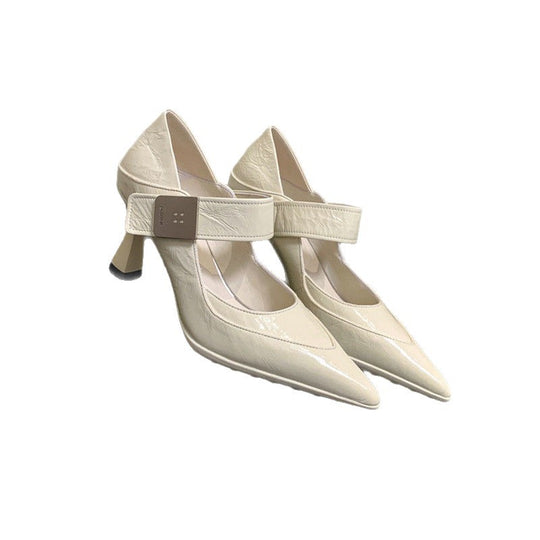 Damen Spitz zulaufende Mary-Jane‑Pumps mit breitem Riemen und geformtem Kitten‑Absatz Shop Nory