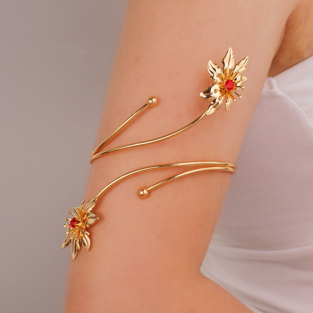 Damen Offener Armreif mit floralen Akzenten Shop Nory