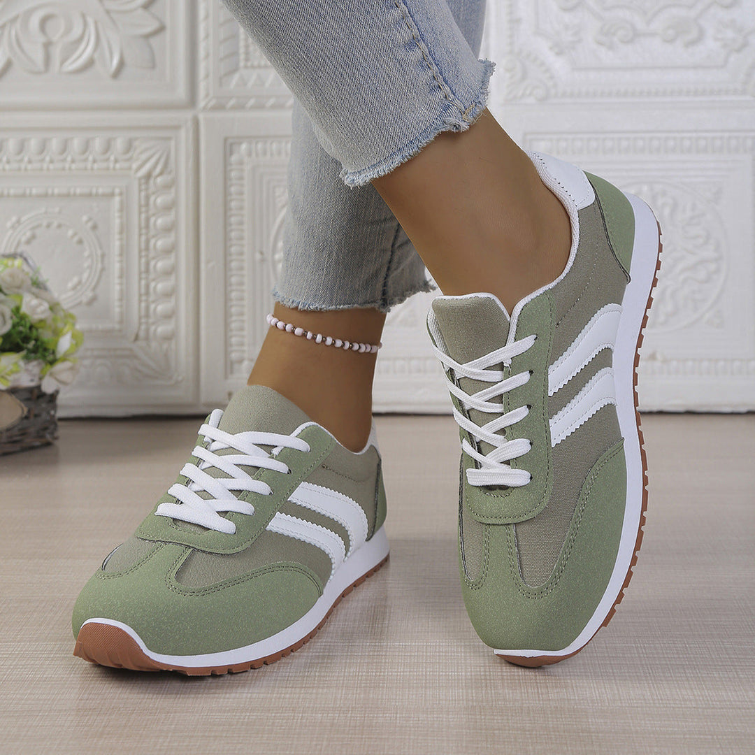 Damen Sneakers im sportlichen Retro-Stil mit atmungsaktiver Oberflächenstruktur