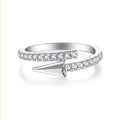 Damen Designer-Ring mit modernem Pfeilmotiv und funkelndem Zirkonia-Besatz Shop Nory