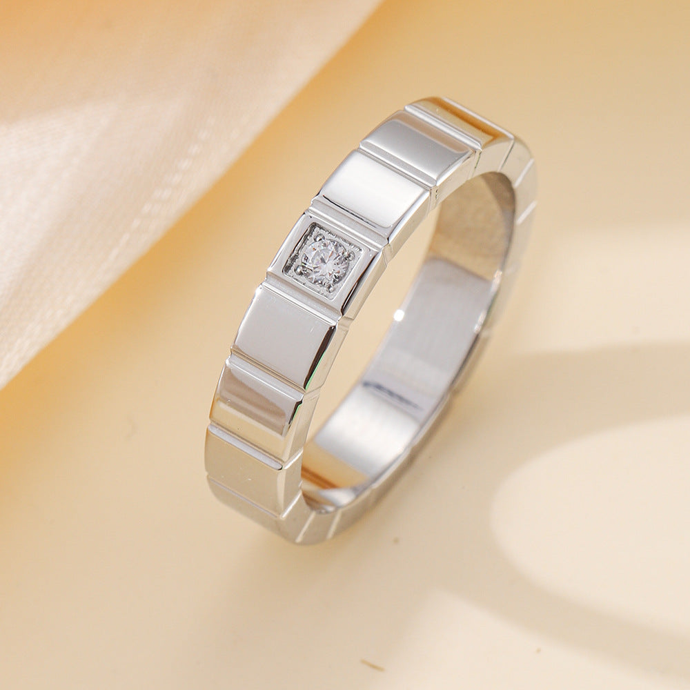 Damen eleganter Ring mit strukturiertem Design und funkelndem Zirkonia Shop Nory