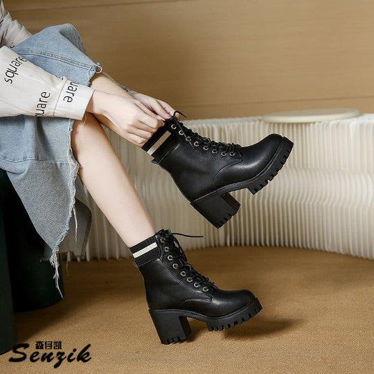 Damen Schnürstiefel mit robustem Blockabsatz und elastischem Strickkragen