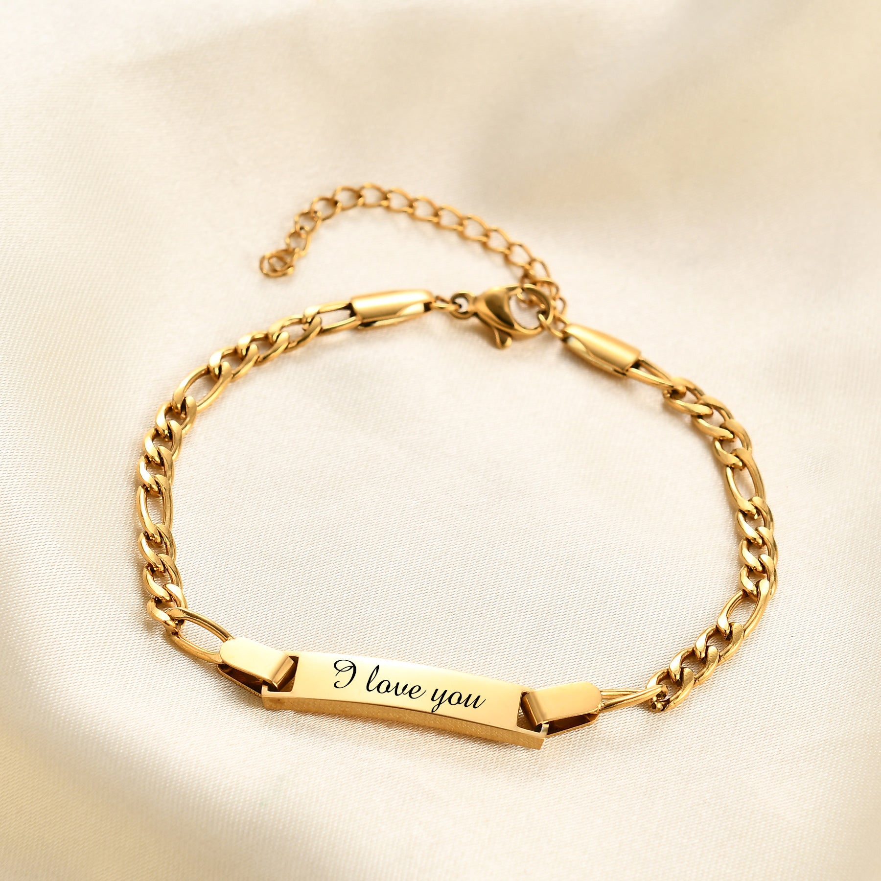 Damen Gravurarmband mit personalisierbarem Herzanhänger Shop Nory