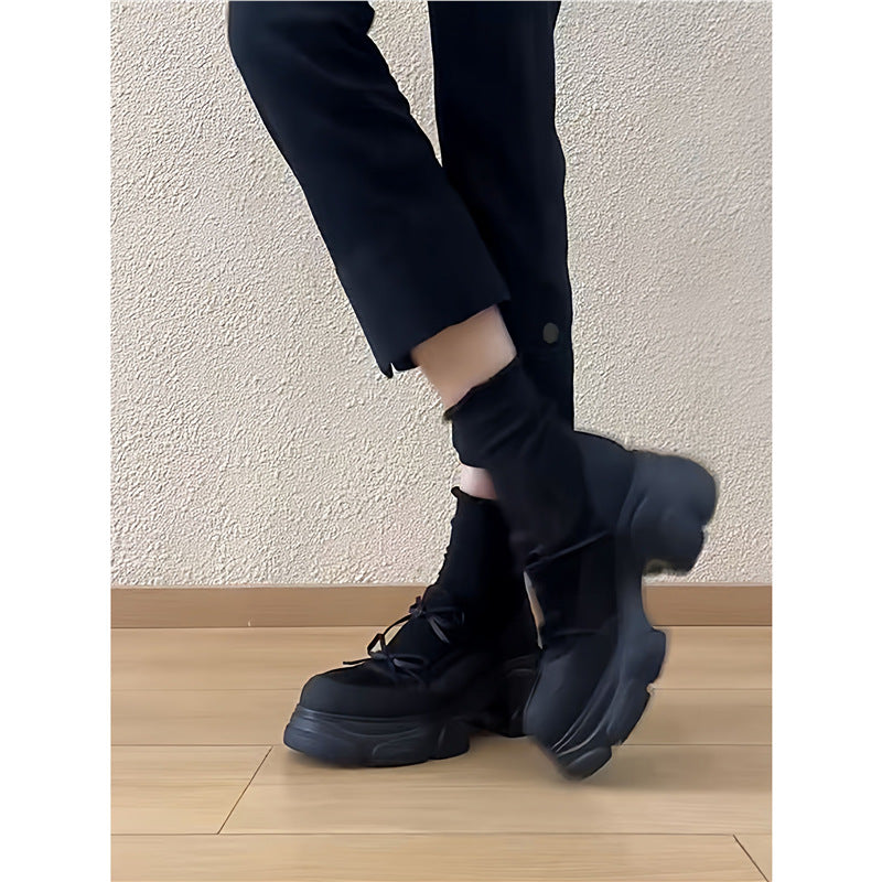 Damen Skulpturale Plateau‑Sneaker mit überhöhter Chunky‑Sohle und dekorativem Schleifenriemen Shop Nory