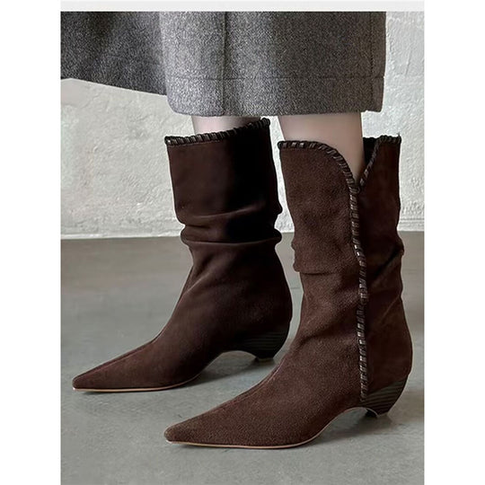 Damen Schlupf‑Veloursstiefel mit Ziernaht, V‑Schaftrand und sculpted Kitten‑Absatz Shop Nory