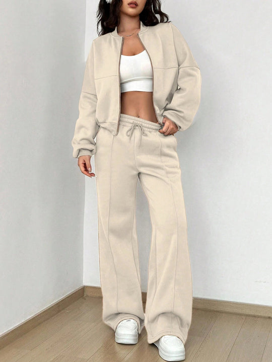 Damen nan kurz geschnittenes Blouson mit Reißverschluss und weiter High-Waist Jogginghose Set Shop Nory