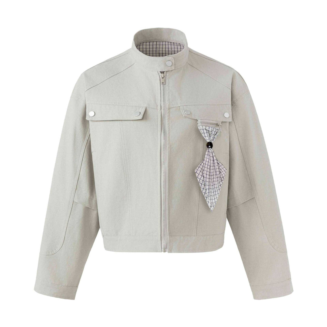 Damen Kurzer Blouson im Fieldstil mit Stehkragen, Brustklappen und abnehmbarem Anhänger Shop Nory