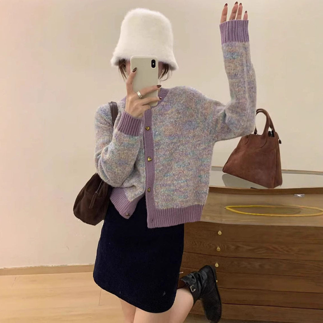 Damen kuschelige Strickjacke mit Herzknöpfen und kontrastierenden Rippdetails