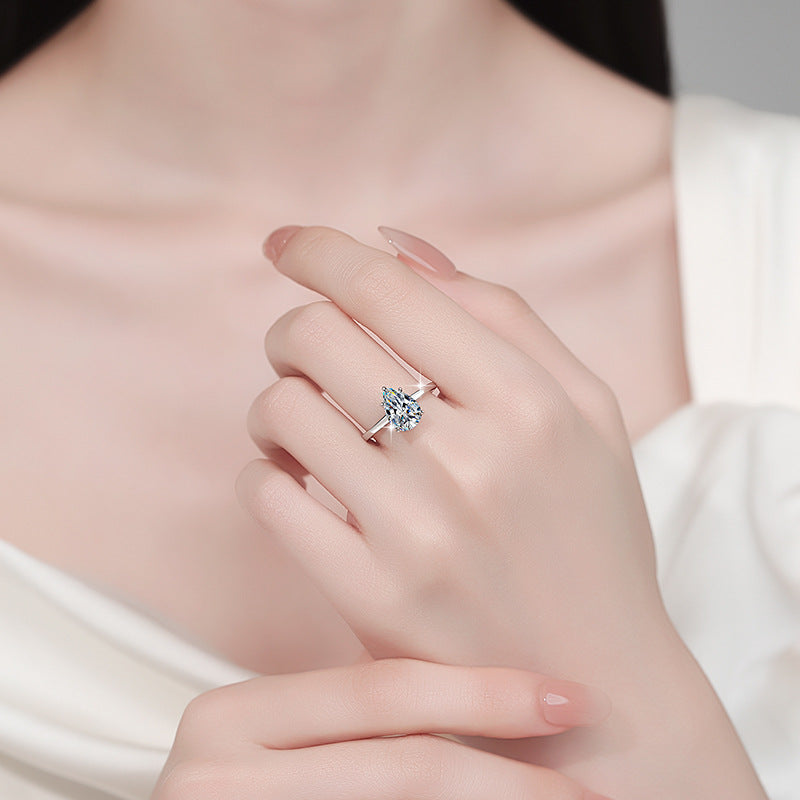 Damenring mit tropfenförmigem Zirkonia und glänzender Silberfassung Shop Nory