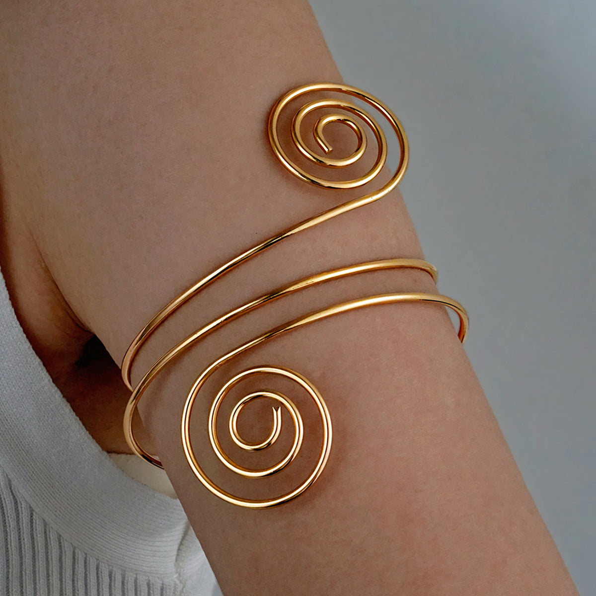 Damenarmband mit spiralförmigem Design Shop Nory