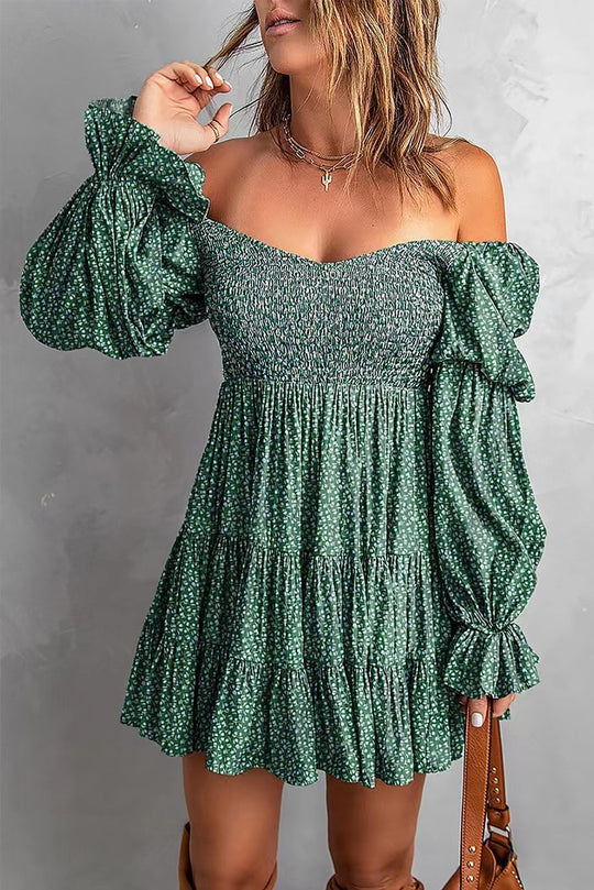 Damen Off-Shoulder Minikleid mit Smok-Oberteil, Volantstufen und gerafften Ballonärmeln Shop Nory