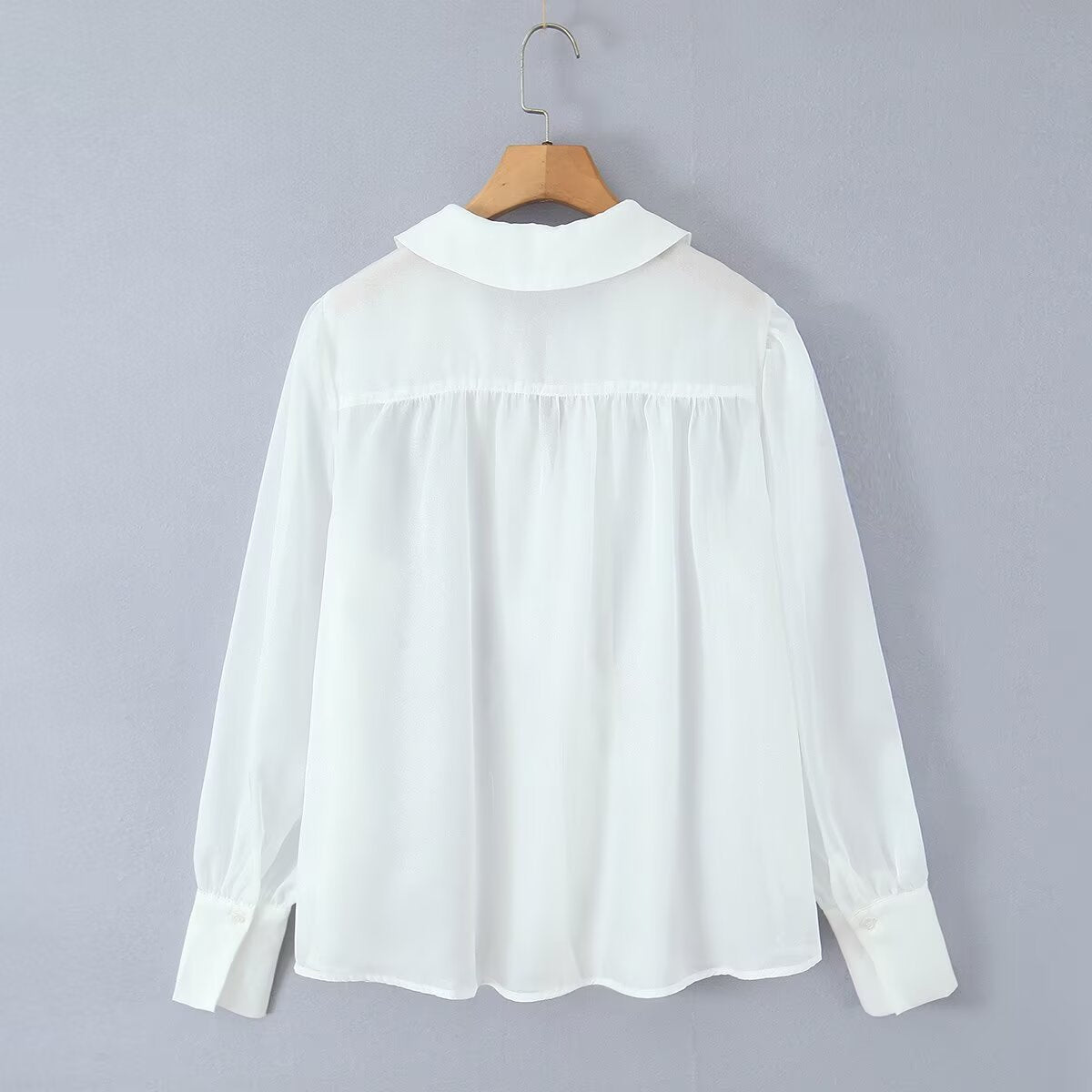 Damen elegante Chiffonbluse mit raffinierten Puffärmeln und edlem Kragen