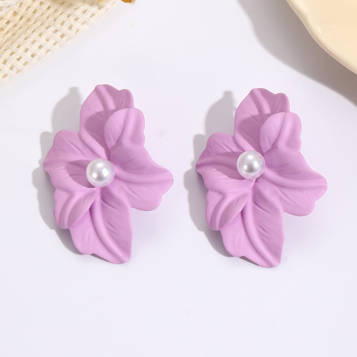Damen Ohrclips im floralen Design mit eleganter Perle Shop Nory