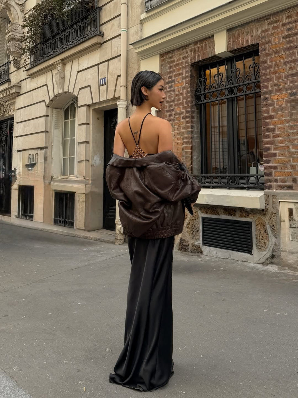 Damen Elegantes Abendkleid mit tiefem Rückenausschnitt und feinen Trägerdetails