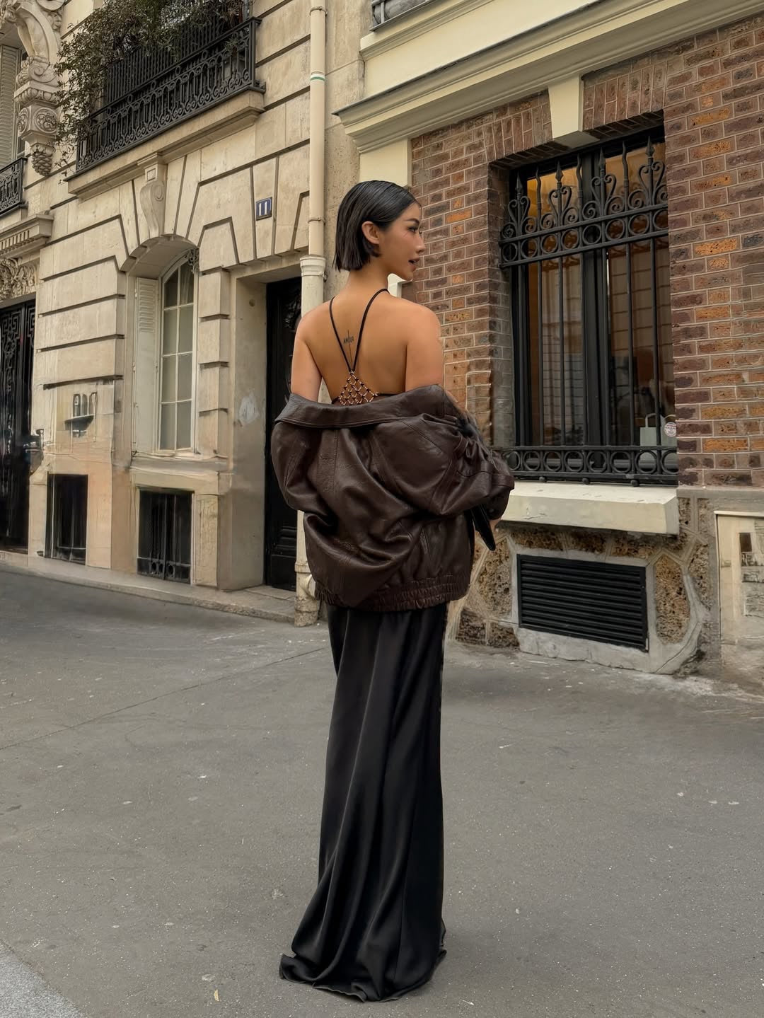 Damen Elegantes Abendkleid mit tiefem Rückenausschnitt und feinen Trägerdetails