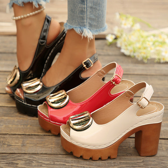 Damen Plateau-Slingback-Sandaletten mit glossy Lackfinish, goldener Zierplatte und profiliertem Lug-Sohlensystem Shop Nory