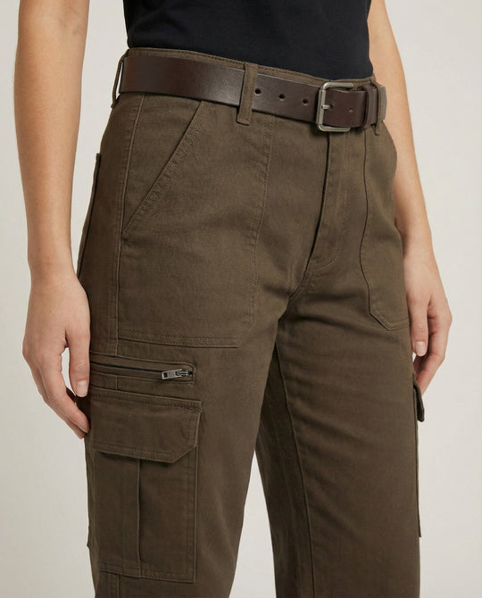Damen hochgeschnittene Cargohose mit weitem Bein, mehrlagigen Kniepaneelen und verstellbaren Beinlaschen