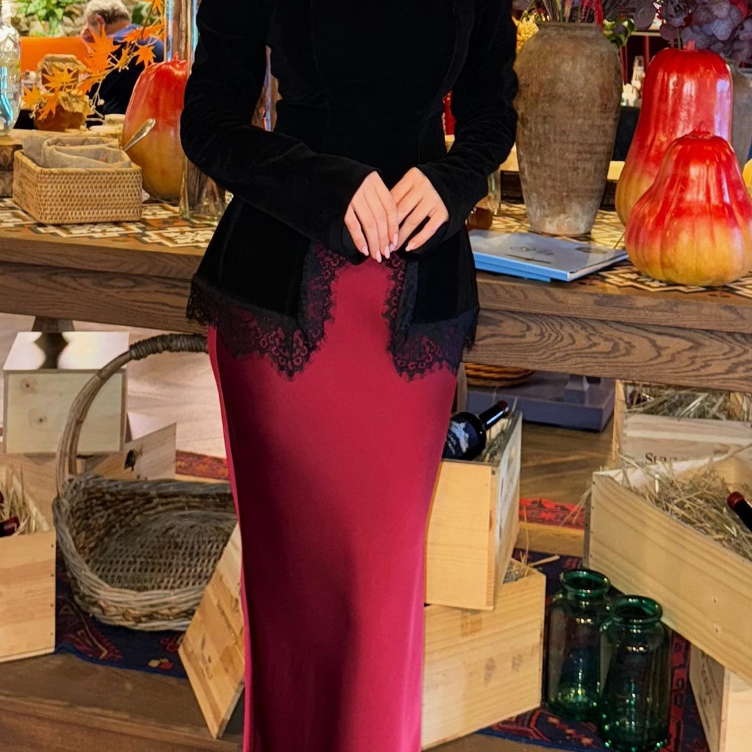 Damen Elegantes Samt-Longsleeve mit Spitzenbesatz und halbkreisförmigem Vorderschlitz Shop Nory