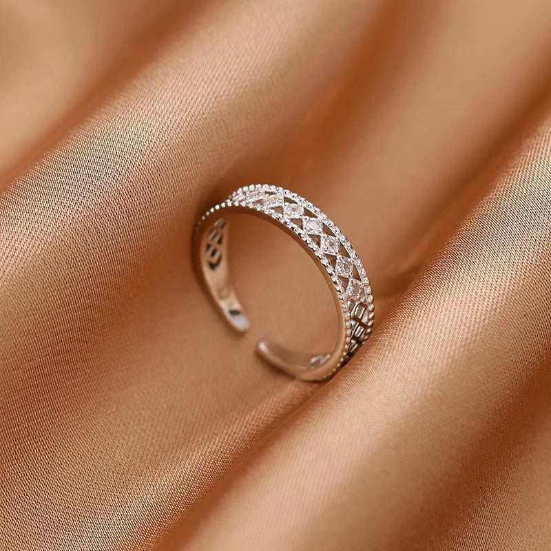 Damen Eleganter Zirkonia Ring mit kunstvollem Design Shop Nory