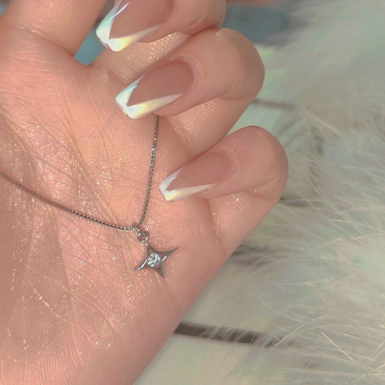 Damen Halskette mit funkelndem Sternanhänger und eleganter Gestaltung Shop Nory