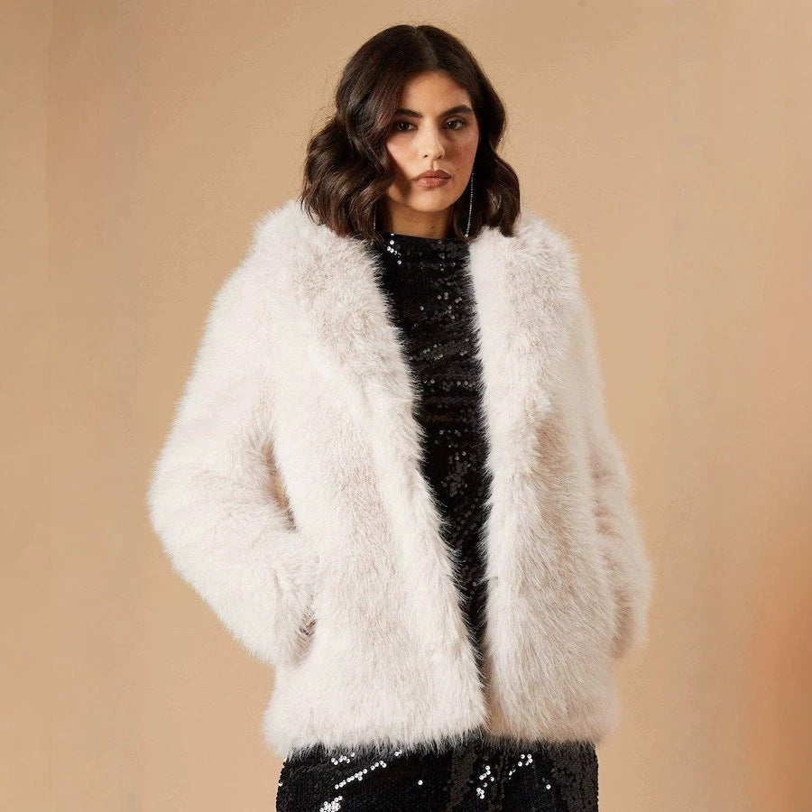 Damen Kurzblouson aus hochflorigem Kunstpelz mit voluminösem Schalkragen Shop Nory