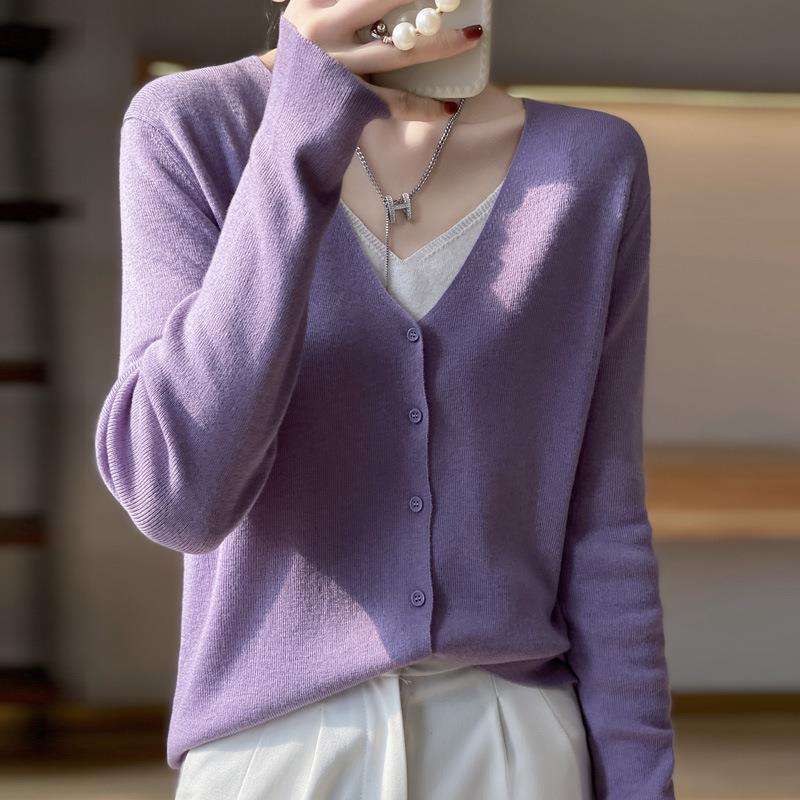 Damen Leichter V‑Ausschnitt‑Cardigan mit kastiger Silhouette und Kaschmir‑Optik Shop Nory