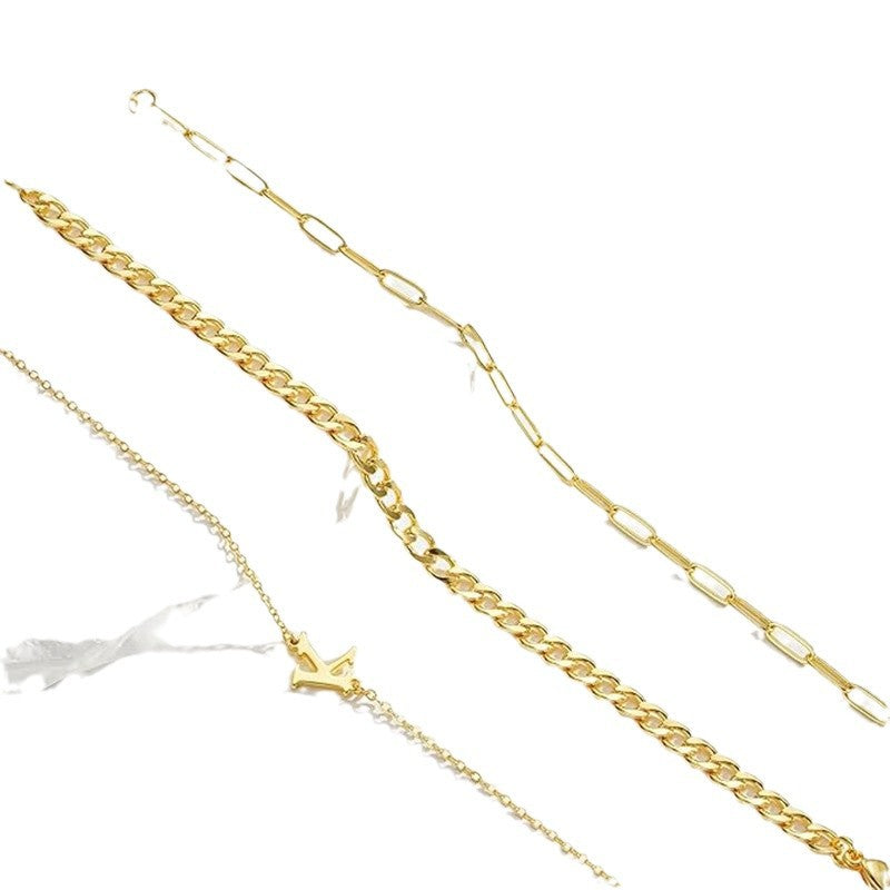 Damen Armbandset mit elegantem Kettendesign und personalisiertem Buchstabenanhänger Shop Nory