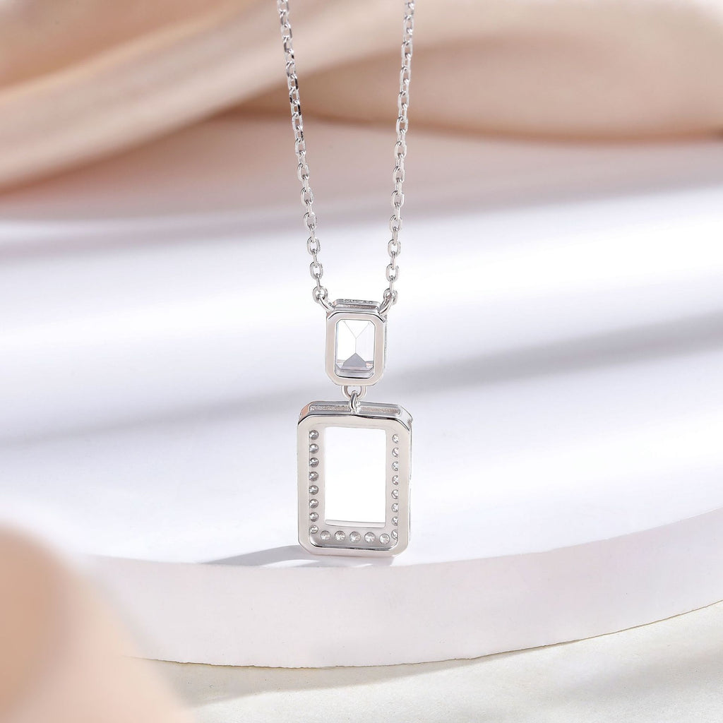 Damen Halskette mit elegantem rechteckigem Anhänger und funkelnden Zirkonia-Elementen Shop Nory