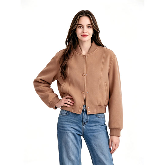 Damen Kurz geschnittene Woll-Bomberjacke mit Rippbündchen und Druckknopfleiste Shop Nory