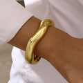 Damenarmband mit elegantem Wellenmuster Shop Nory