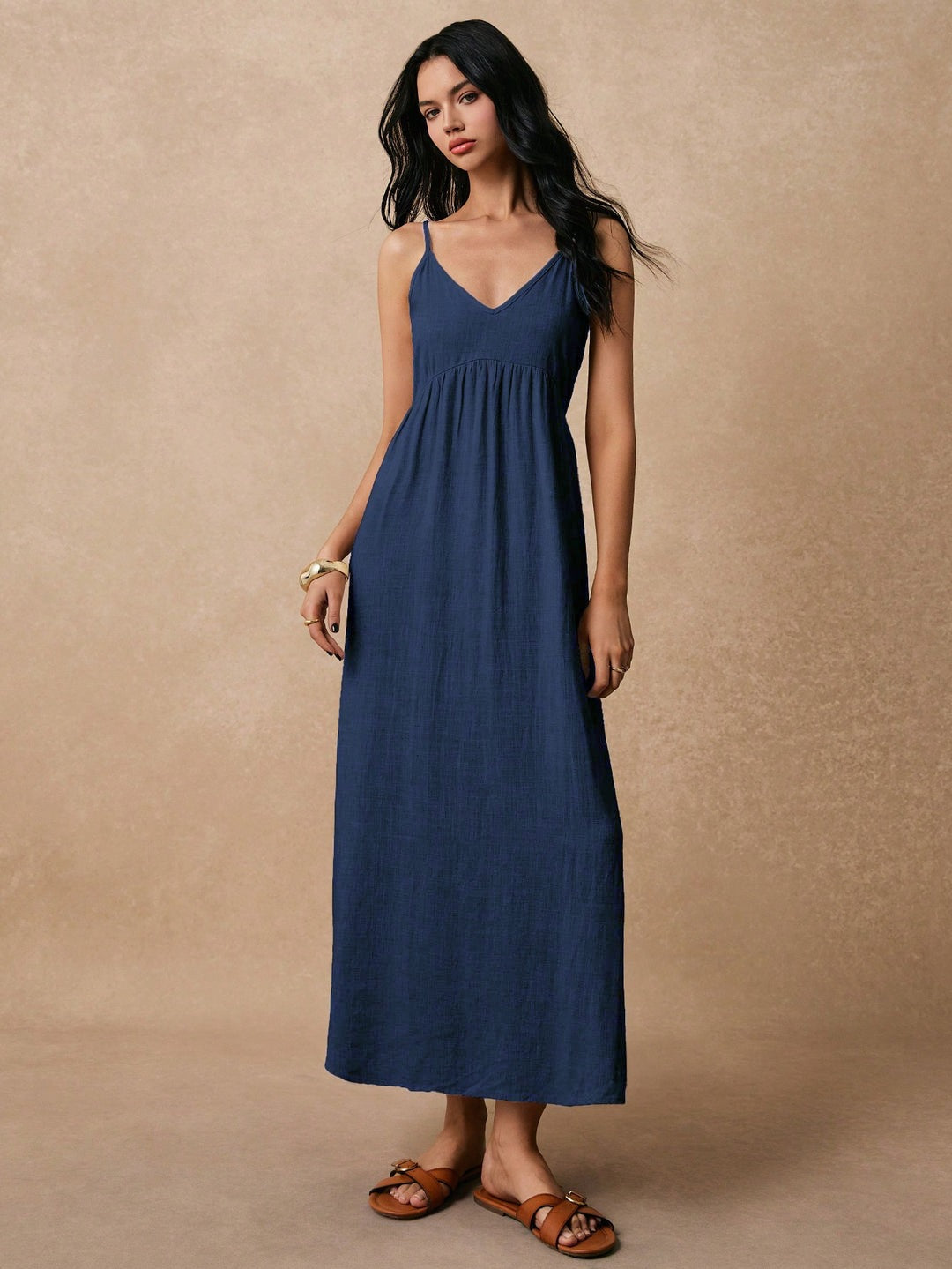 Damen Maxikleid mit feinen Spaghettiträgern und leichtem, atmungsaktivem Material Shopnory