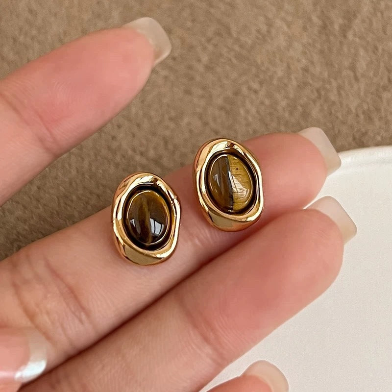Damen Ohrstecker mit einzigartigem Tigeraugen-Design und goldfarbener Umrandung Shop Nory