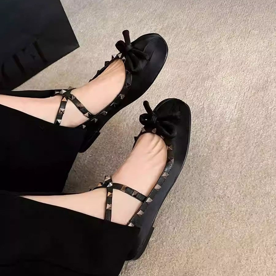 Damen Ballerinas mit stilvollem Nieten-Detail und edlem Schleifenakzent Shopnory