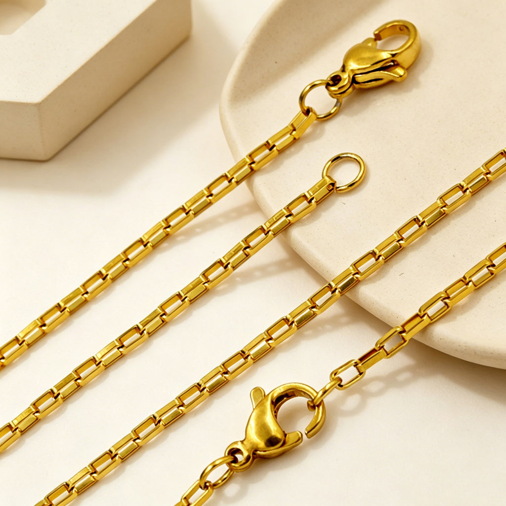 Damen elegante Halskette aus glänzendem Edelstahl mit filigraner Kettengestaltung Shop Nory