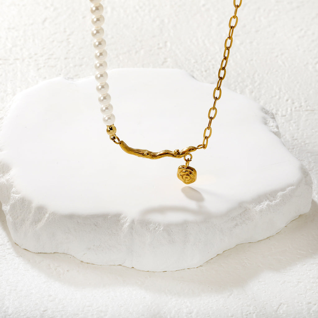 Damen Halskette mit luxuriösen Perlen und goldbeschichtetem Anhänger Shop Nory