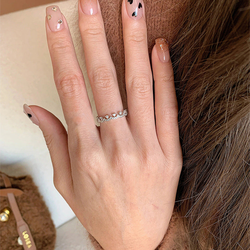 Damenring mit eleganter filigraner Zirkonia-Verzierung Shop Nory