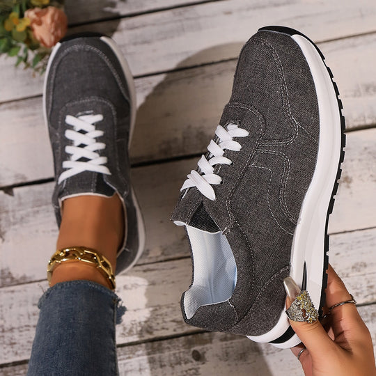 Damen Leichter Canvas‑Sneaker mit gepolstertem Komfortfußbett und profilierter Laufsohle Shop Nory