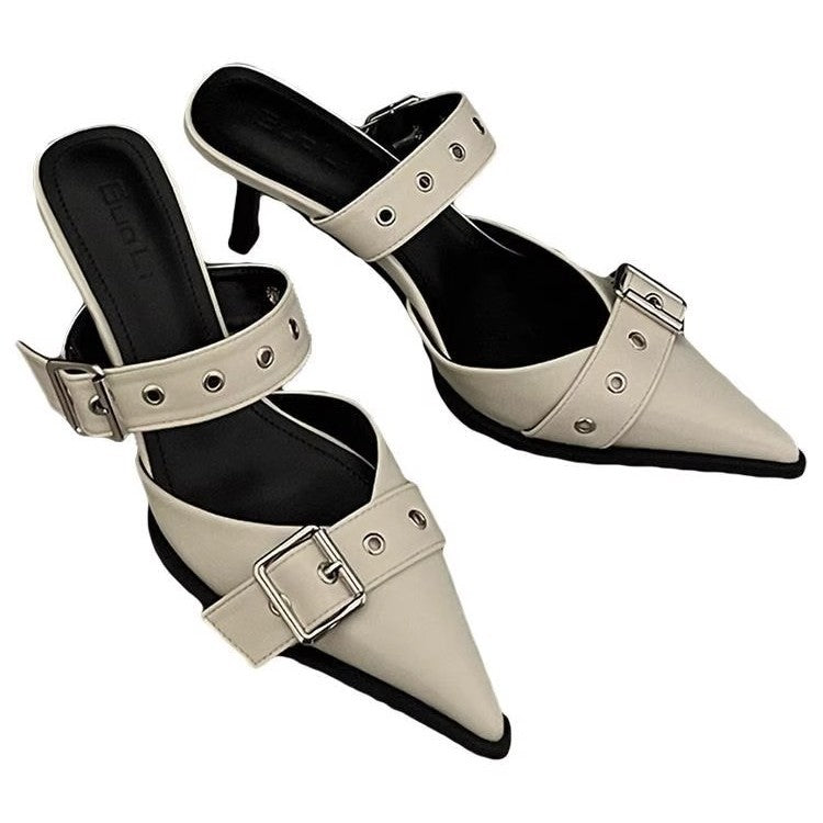 Damen Spitz zulaufende Mule‑Pantoletten mit doppeltem Schnallenriemen, Ösen‑Detail und niedrigem Kitten‑Absatz Shop Nory