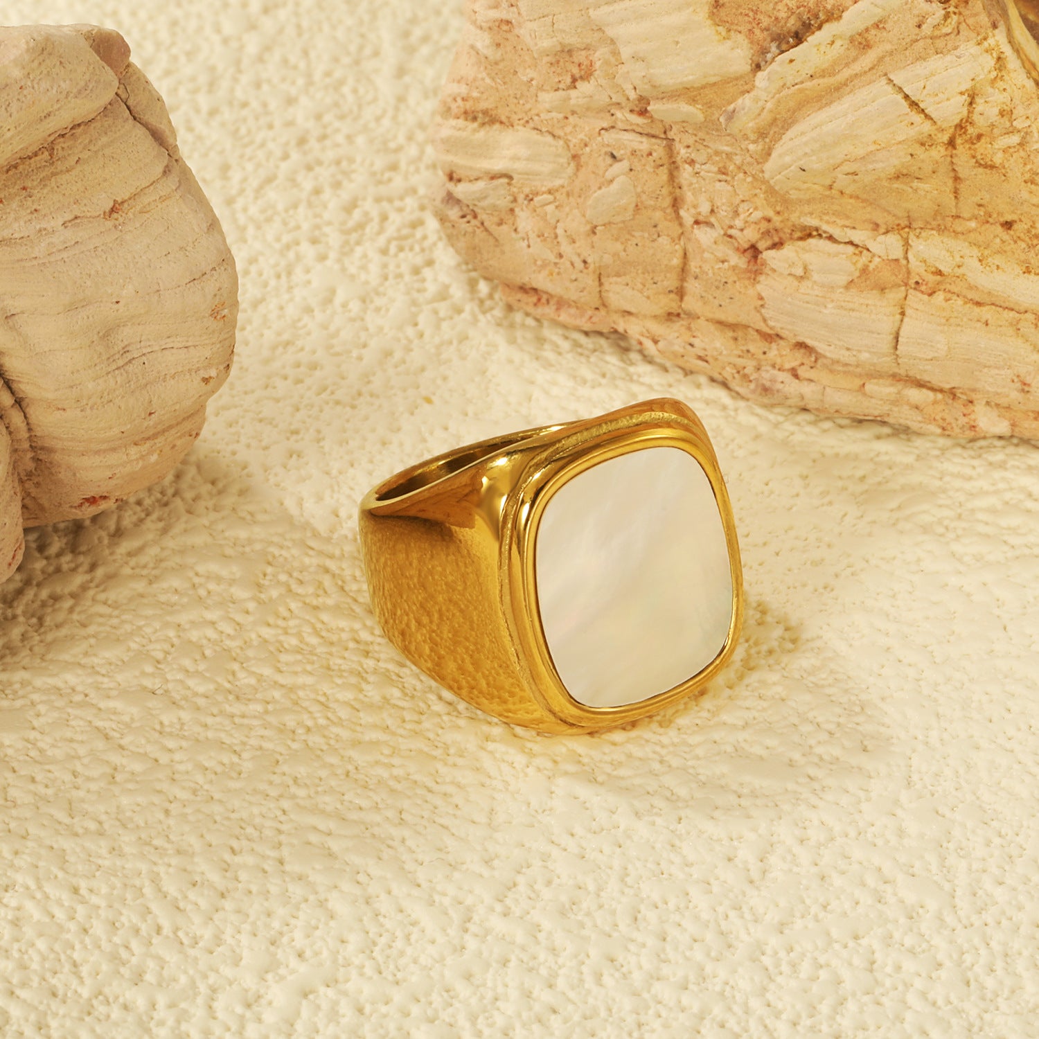 Damen Ring mit elegantem, rechteckigem Perlenanhänger Shop Nory