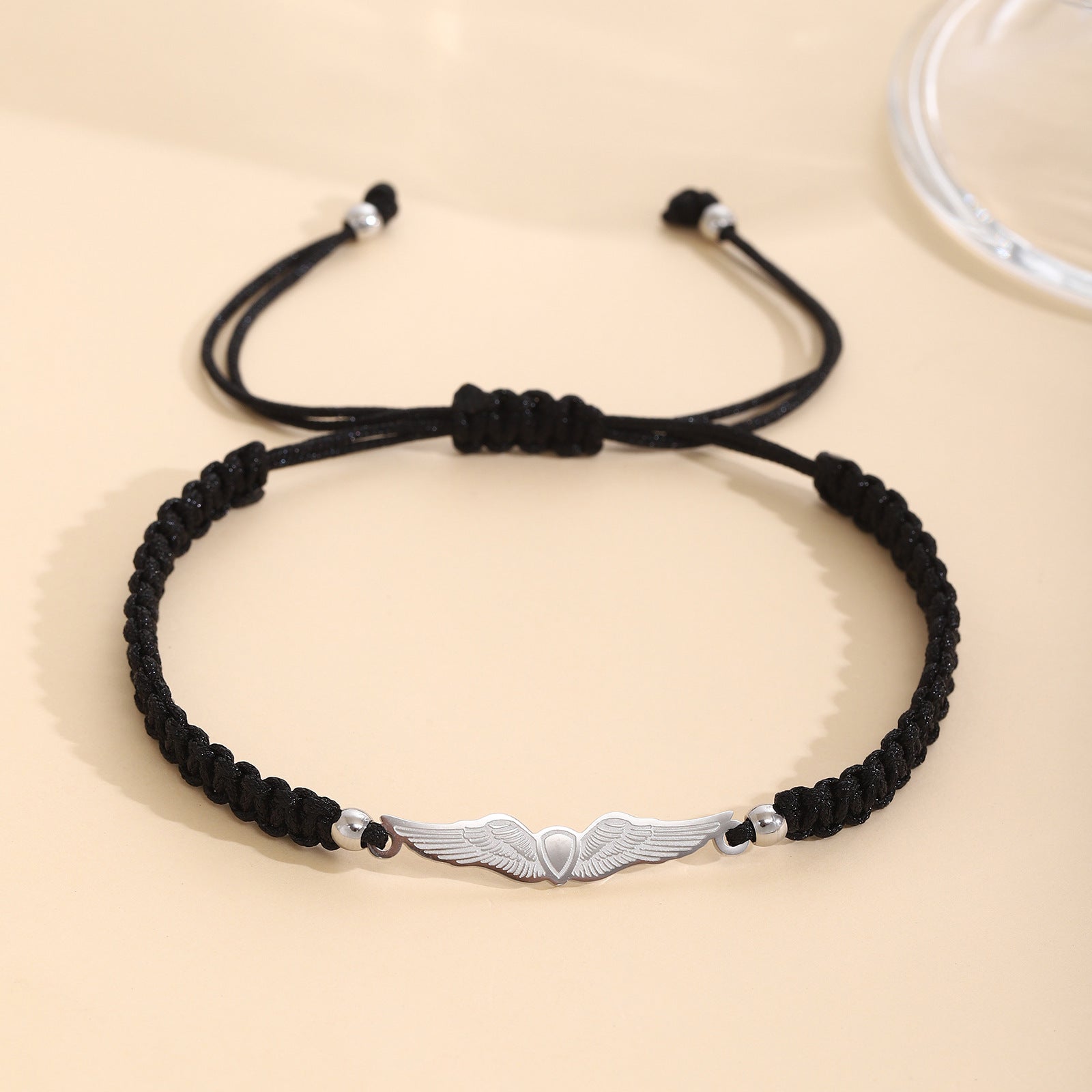 Damenarmband mit verstellbarem Verschluss und kunstvollem Designelement Shop Nory