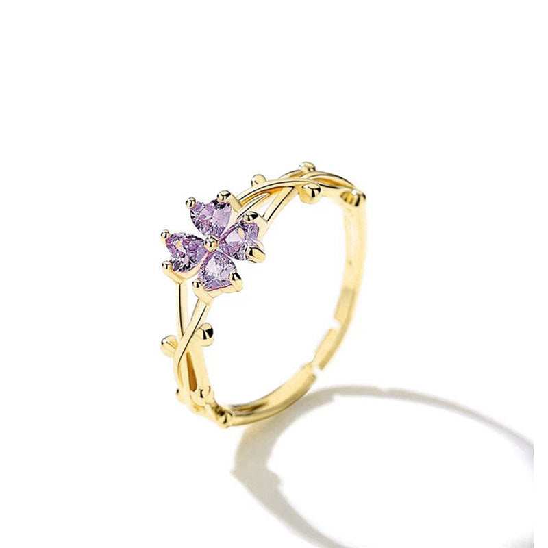 Damenring mit floralem Design und funkelnden Edelsteinen Shop Nory