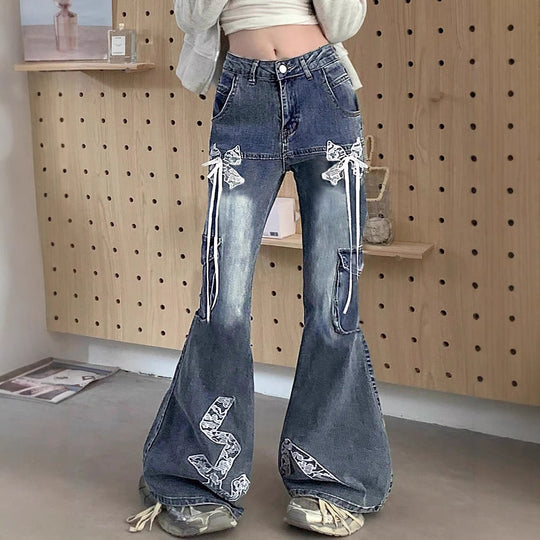 Damen weite ausgestellte Jeanshose im Cargostil mit Zierbändern, Spitzenapplikationen und Mehrfachtaschen Shop Nory