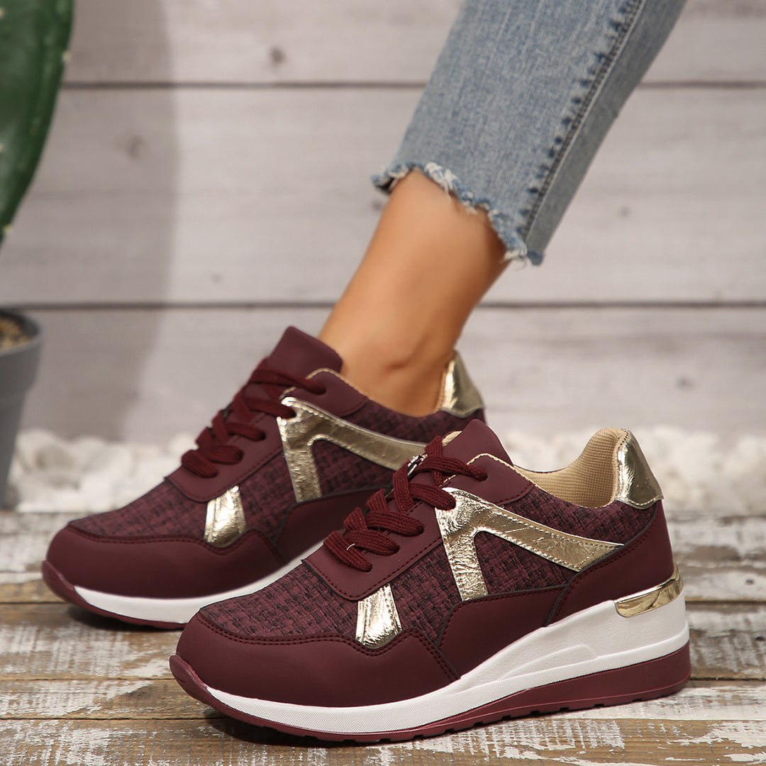 Damen sportlicher Keil-Sneaker mit gepolstertem Memory-Fußbett und eleganten Metallic-Akzenten Shop Nory